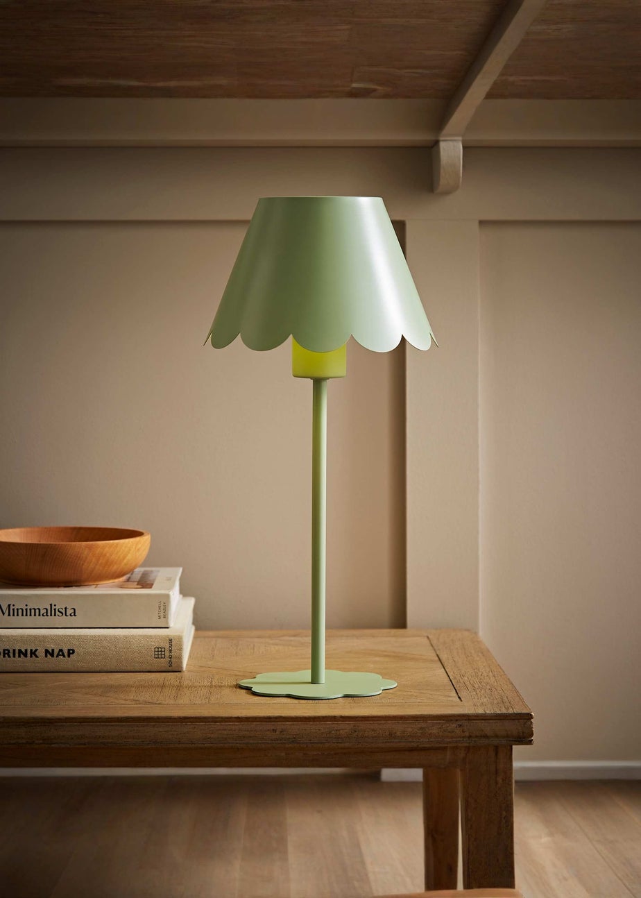 ValueLights Hattie Green Scallop Rechargeable Table Lamp