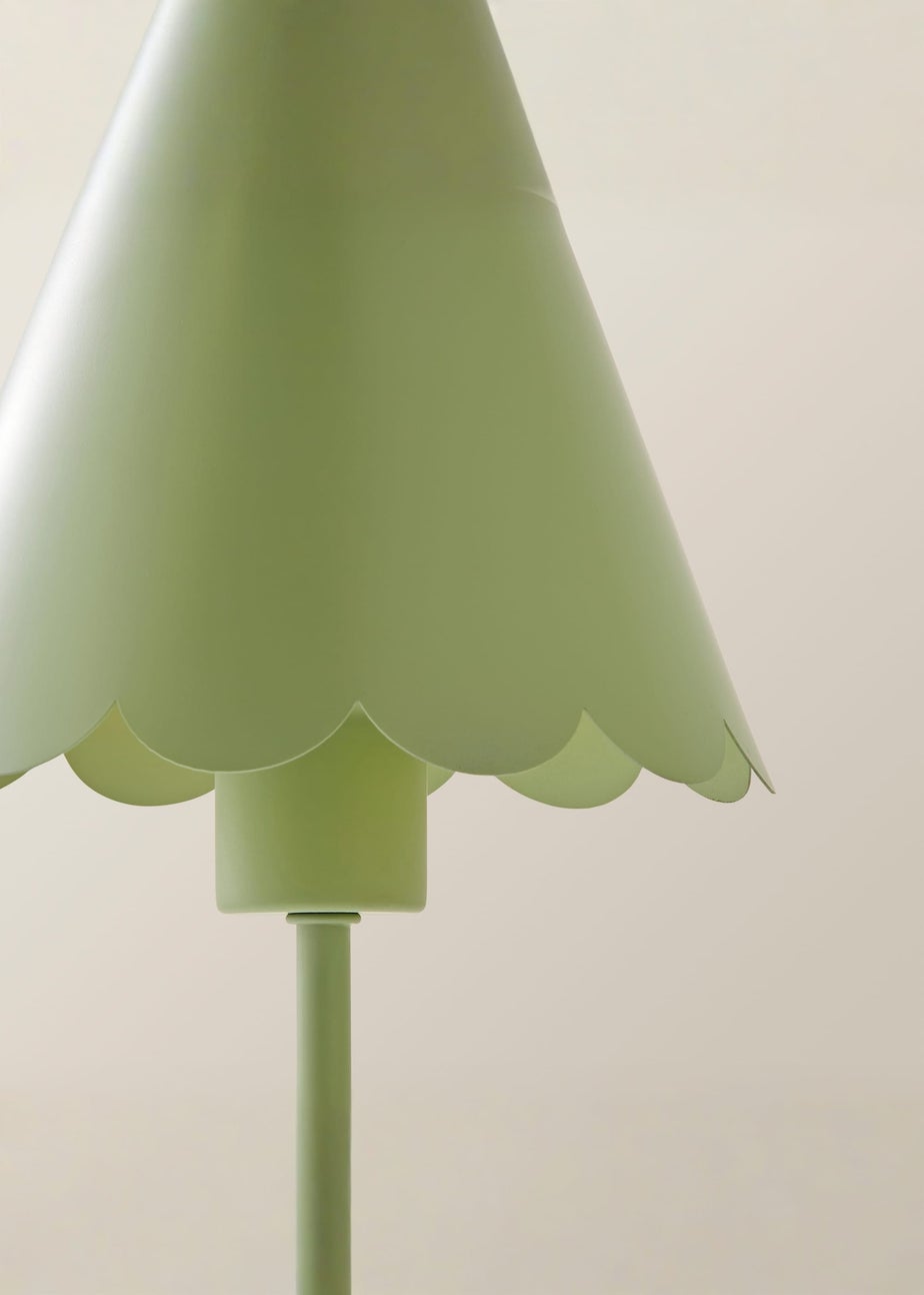 ValueLights Hattie Green Scallop Rechargeable Table Lamp