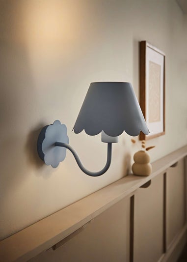 ValueLights Hattie Blue Scallop Rechargeable Wall Light