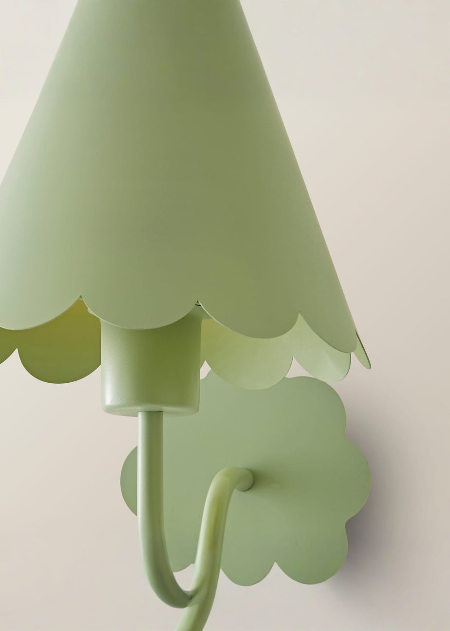 ValueLights Hattie Green Scallop Rechargeable Wall Light