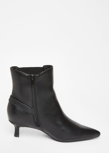 Quiz Black Wide Fit Buckle Ankle Boots