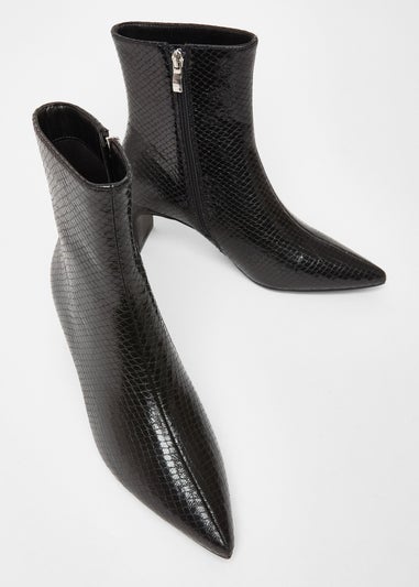 Quiz Black Snake Print Ankle Boots