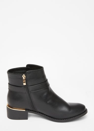 Quiz Black Wide Fit Buckle Chelsea Boots