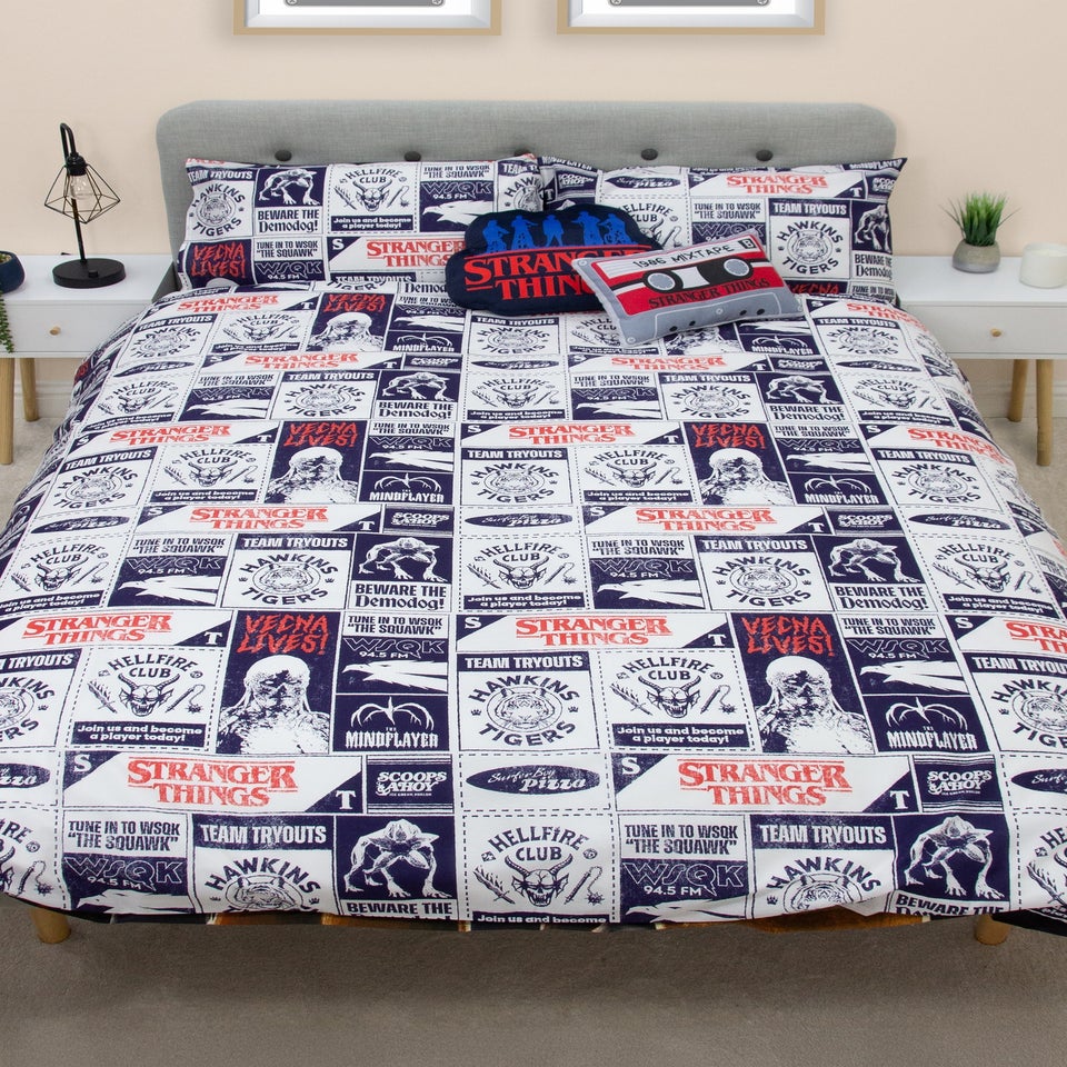 Stranger Things Flames Black Duvet Cover