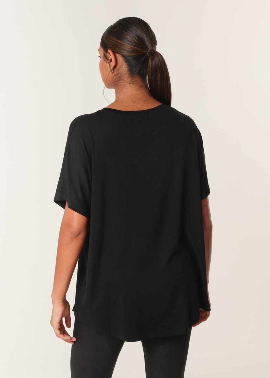 Blue Vanilla Black Round Neck Diamante Heart Detailing T-Shirt