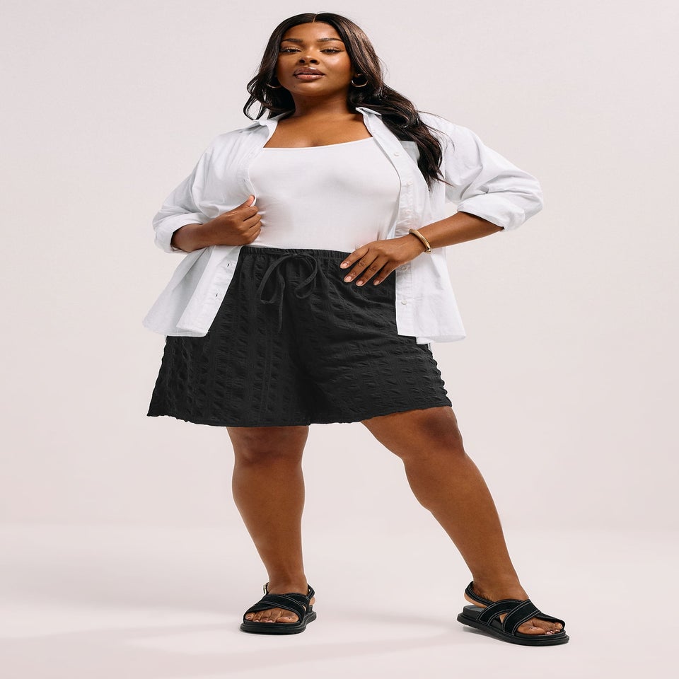 Yours Curve Black Textured Tie Waist Shorts