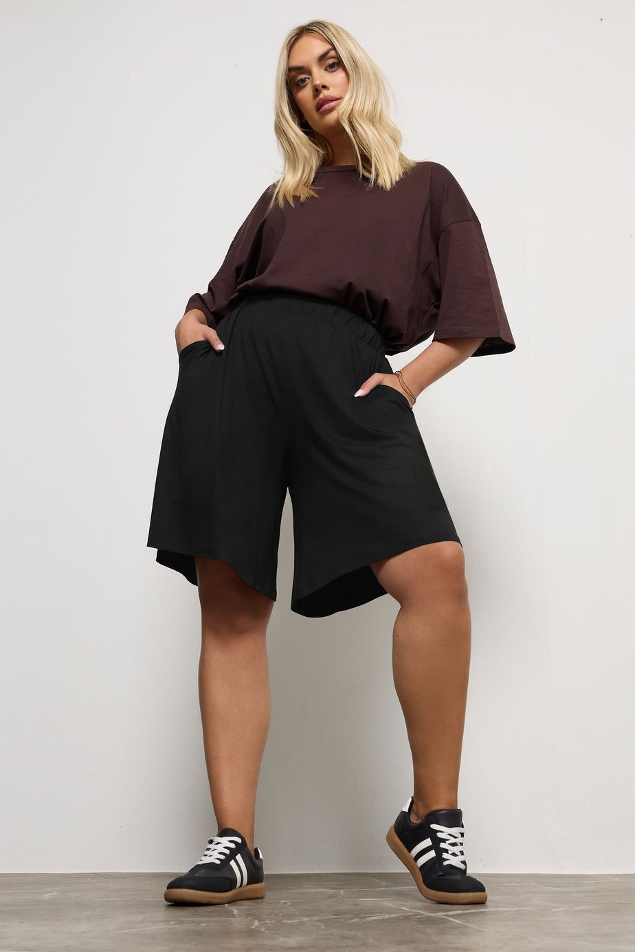 Yours Curve Black Jersey Pull On Shorts