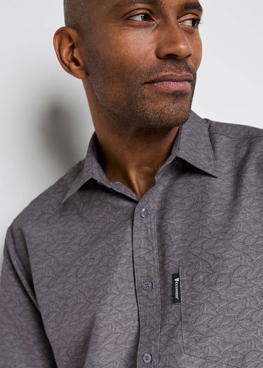 Cotton Traders Washed Charcoal Guinness TM 1/2 Short Sleeve Soft Touch Leaf Print Shirt