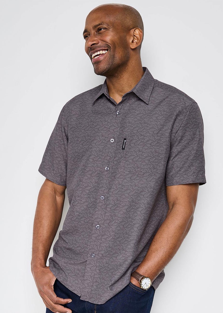 Cotton Traders Washed Charcoal Guinness TM 1/2 Short Sleeve Soft Touch Leaf Print Shirt