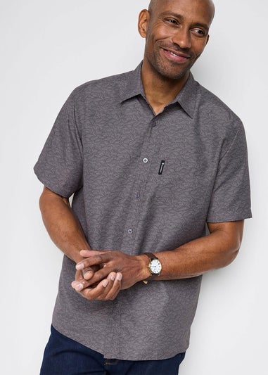 Cotton Traders Washed Charcoal Guinness TM 1/2 Short Sleeve Soft Touch Leaf Print Shirt