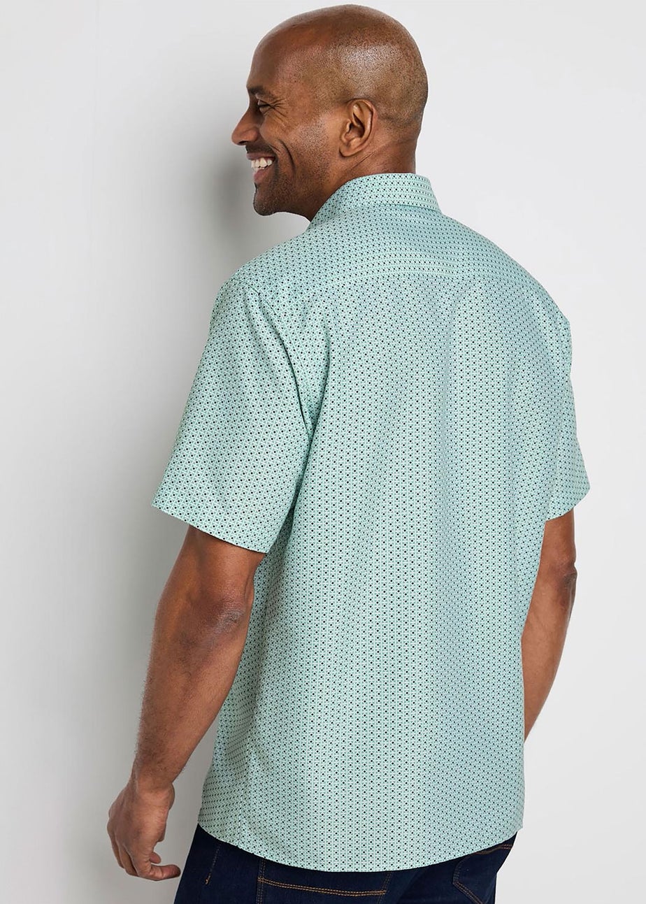 Cotton Traders Fresh Pear Guinness TM 1/2 Short Sleeve Soft Touch Geo Print Shirt