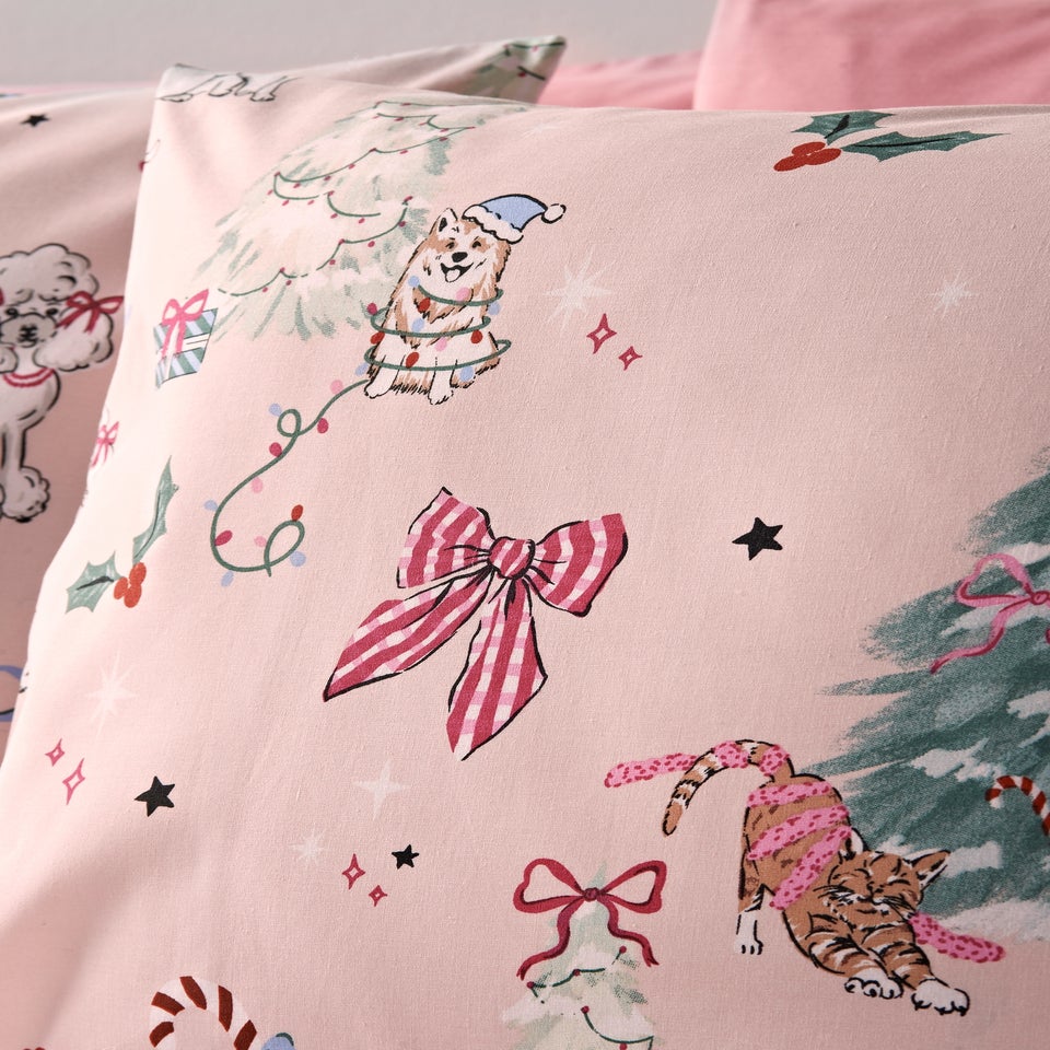 Pink Christmas Dog Scene Duvet Set