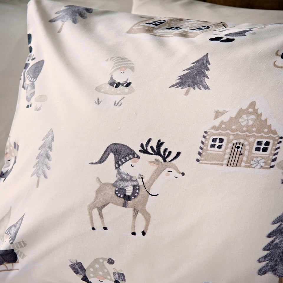 Natural Christmas Gonks Duvet Set