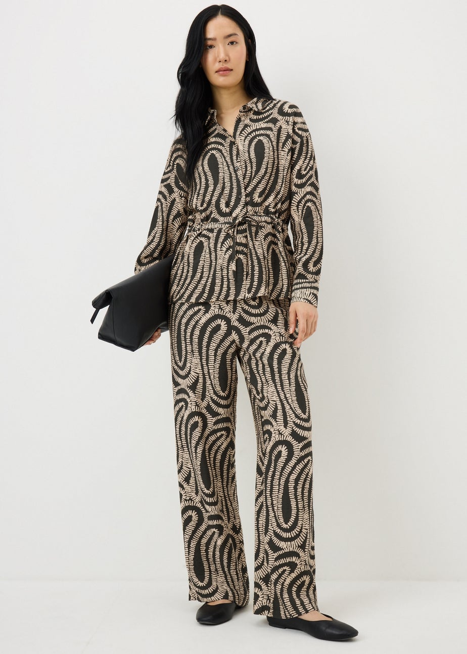 Black Abstract Channel Waist Shirt