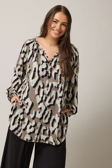 Evans Curve Brown Animal Print Long Sleeve Blouse