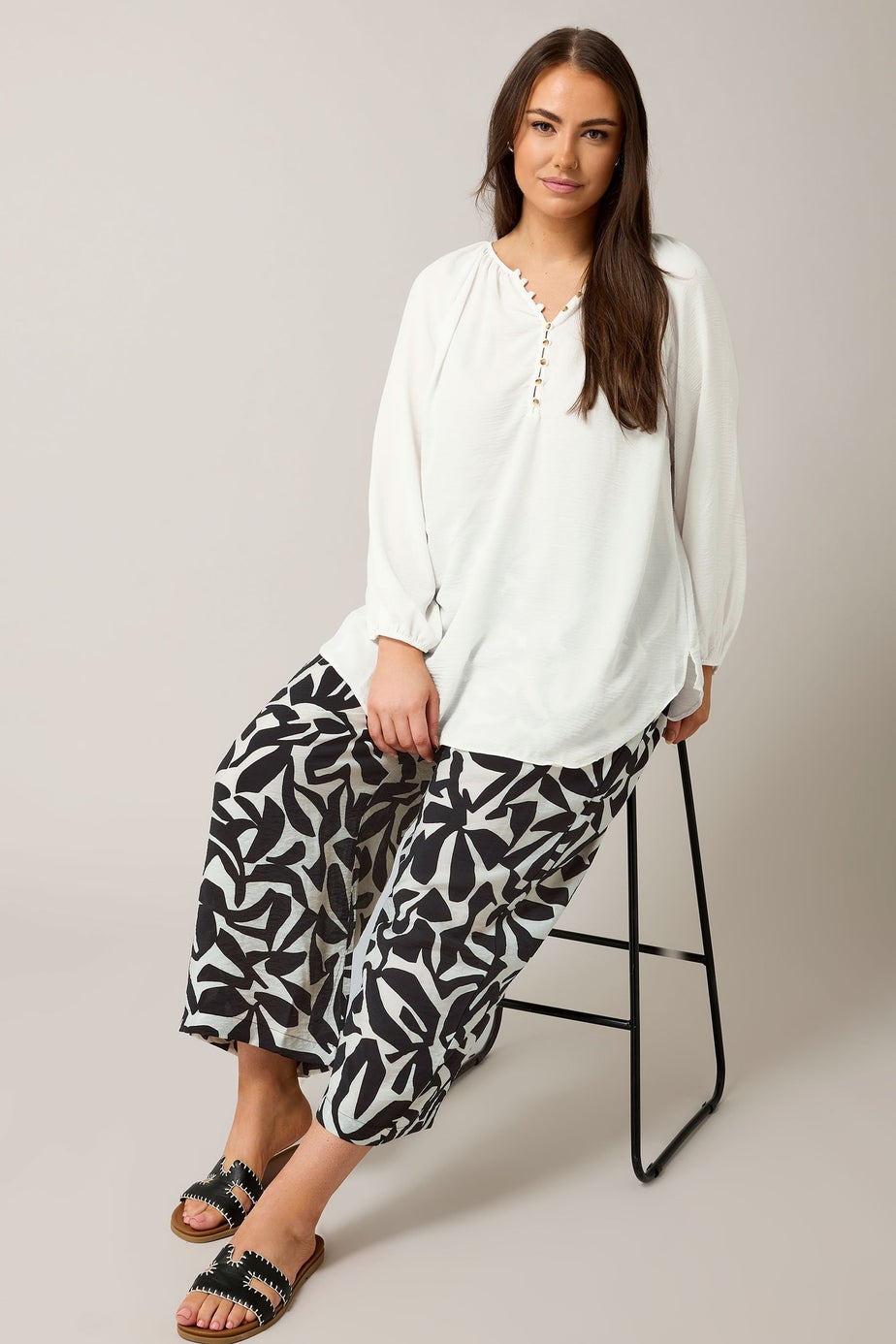 Evans Curve White Button Front Long Sleeve Blouse