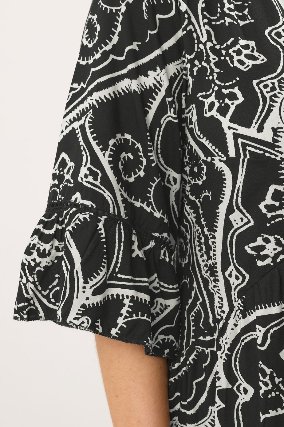 Evans Curve Black Paisley Print Dipped Hem Dress