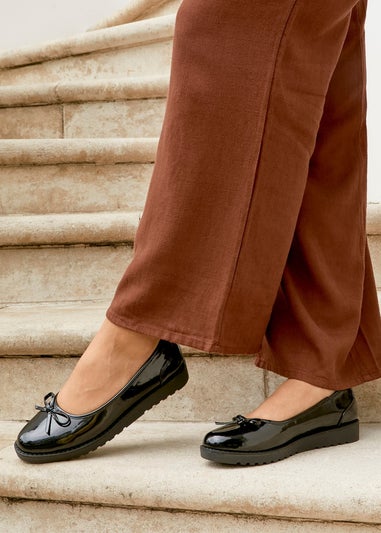 Linzi Quote Black Patent Pump