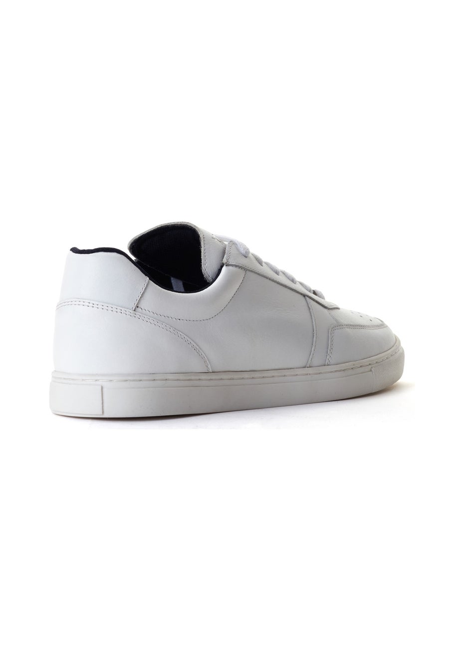 Base London White Curtis Casual Sneaker