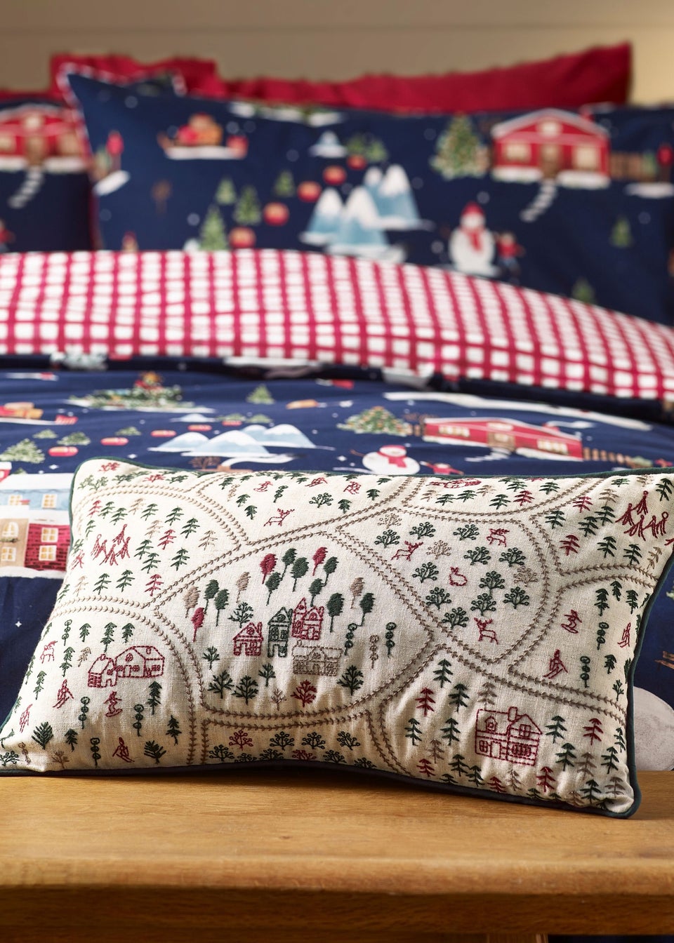 Catherine Lansfield Natural Christmas Ski Village Embroidered Cushion