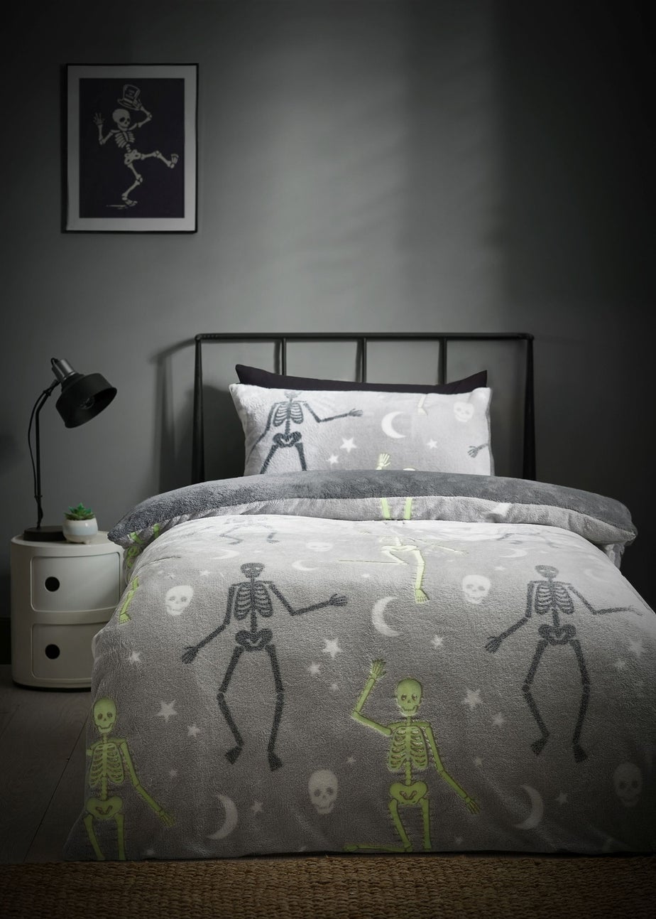 Catherine Lansfield Grey Halloween Skeleton Fleece Glow in the Dark Duvet Cover Set