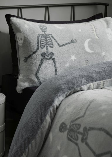 Catherine Lansfield Grey Halloween Skeleton Fleece Glow in the Dark Duvet Cover Set