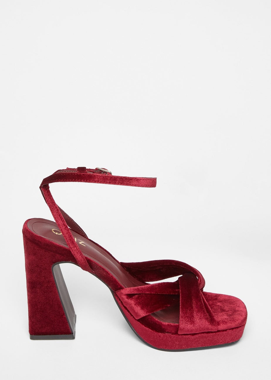Quiz Burgundy Knot Front Platform Heels