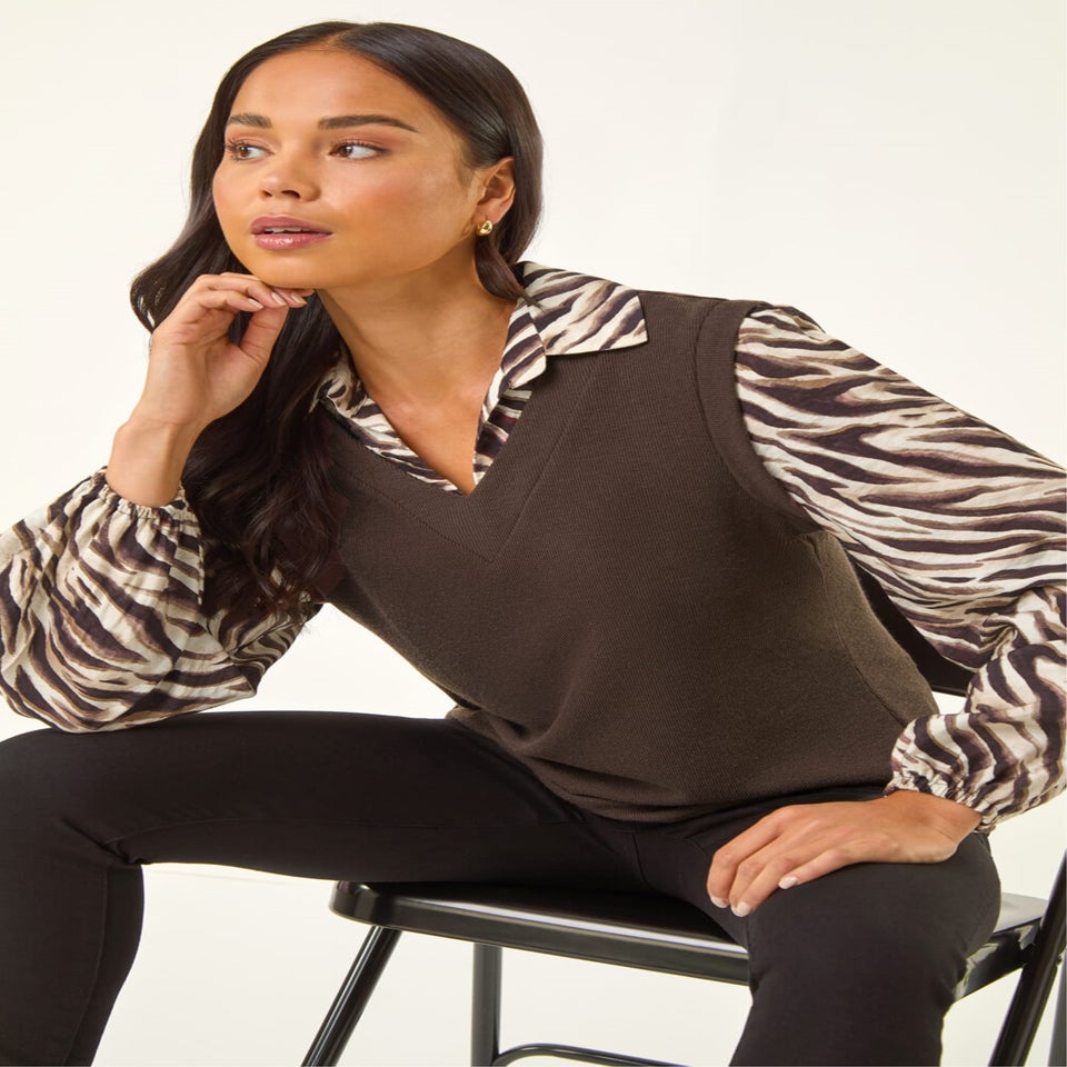 Roman Chocolate Petite Constrast V-Neck Top