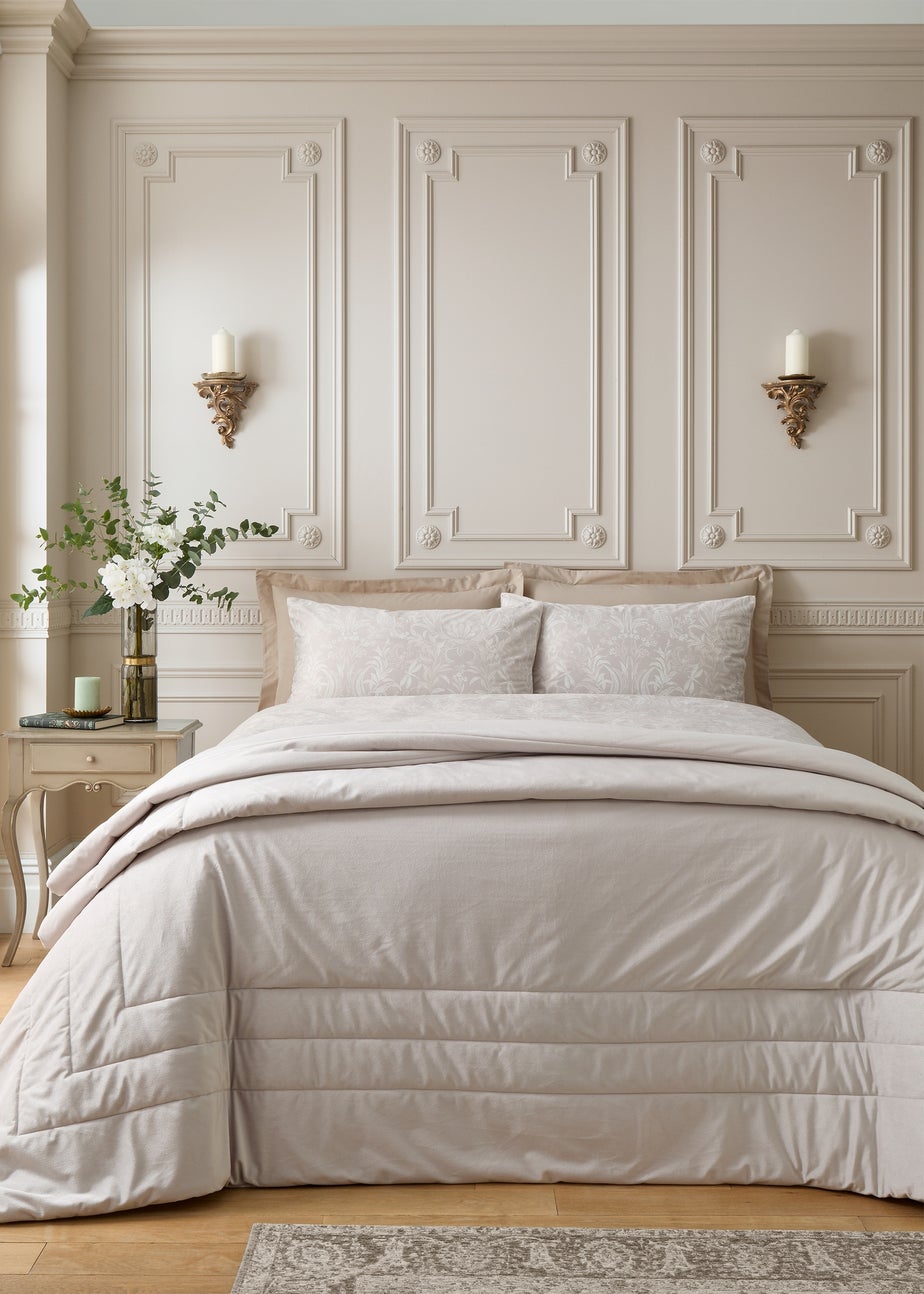 Bridgerton By Catherine Lansfield Regal Soft Velvet Quilted Bedspread Cream