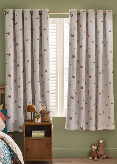 Catherine Lansfield Fox and Woodland Friends Fully Reversible Eyelet Curtains Green