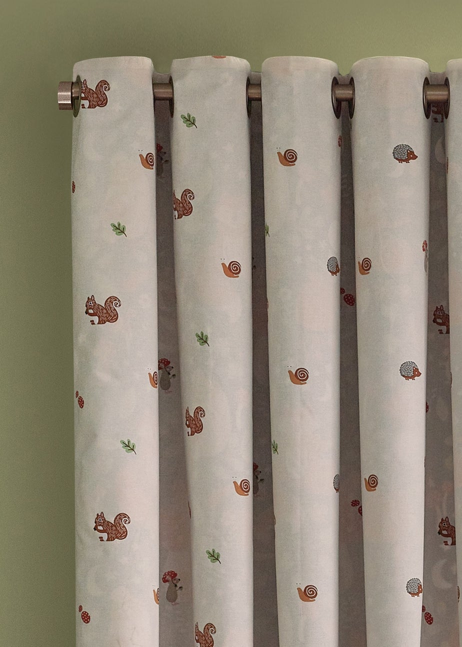 Catherine Lansfield Fox and Woodland Friends Fully Reversible Eyelet Curtains Green