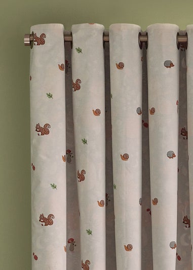 Catherine Lansfield Fox and Woodland Friends Fully Reversible Eyelet Curtains Green