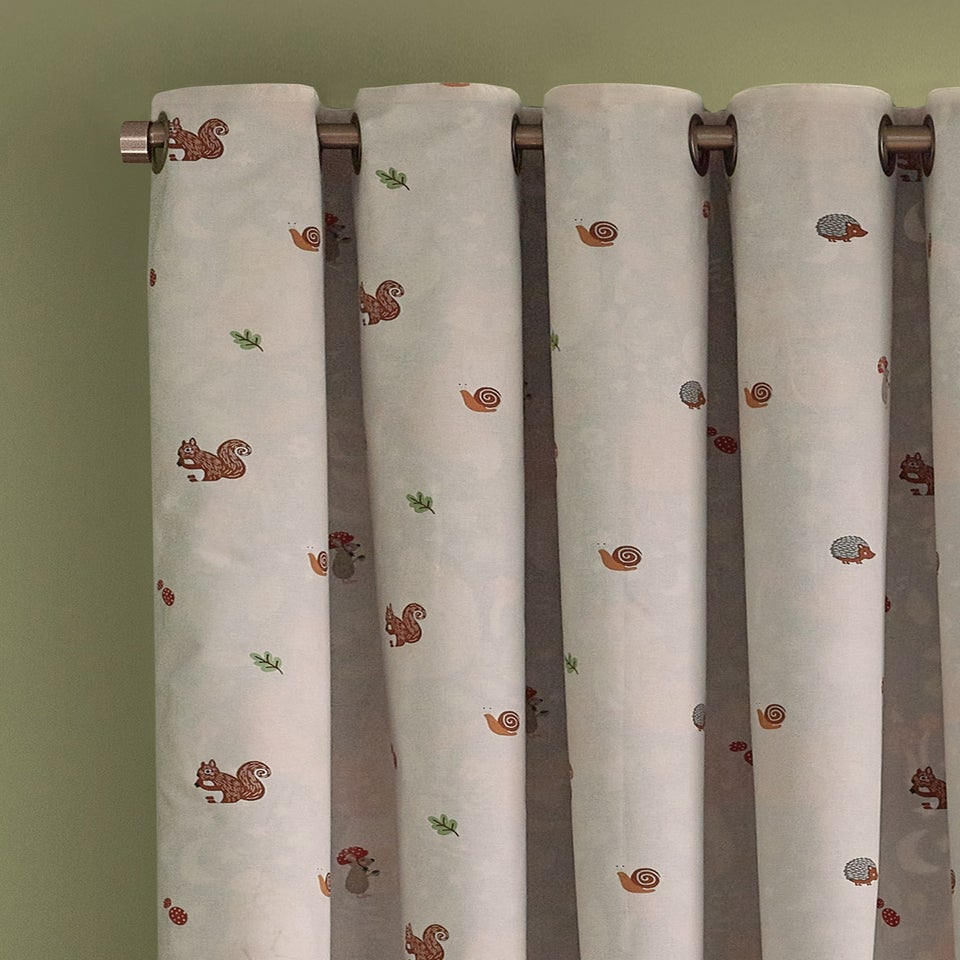 Catherine Lansfield Fox and Woodland Friends Fully Reversible Eyelet Curtains Green