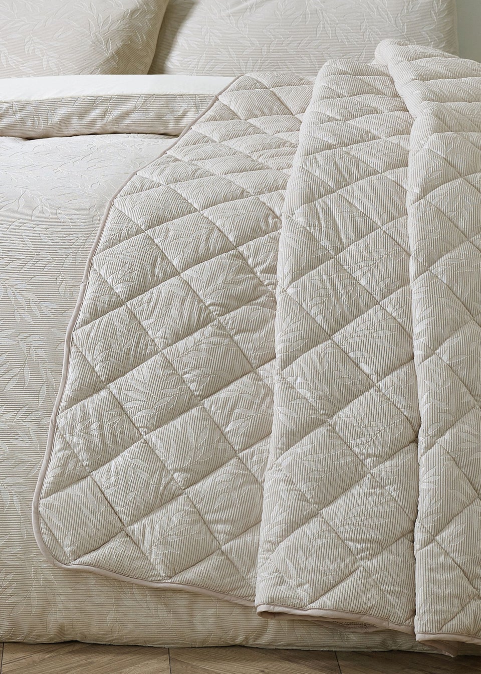 Catherine Lansfield Corded Leaves Quilted Bedspread Champagne Gold