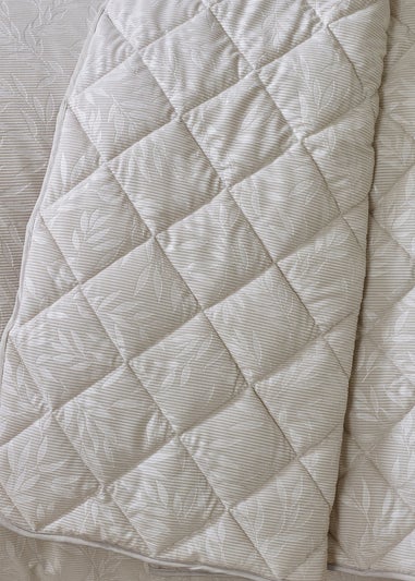 Catherine Lansfield Corded Leaves Quilted Bedspread Champagne Gold