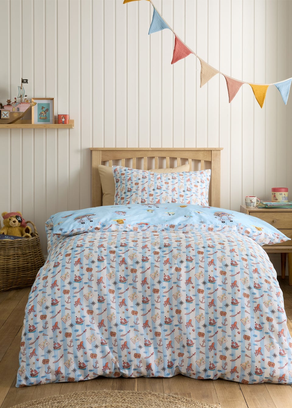 Belle & Boo Pirates Reversible Cotton Duvet Cover Set Blue