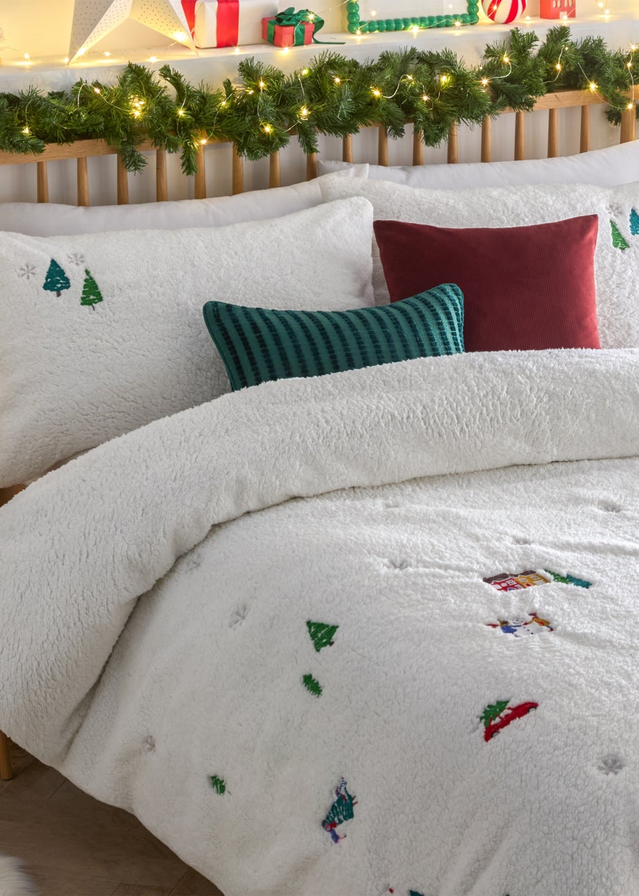 Furn Christmas Together Embroidered Fleece Snow Duvet Set