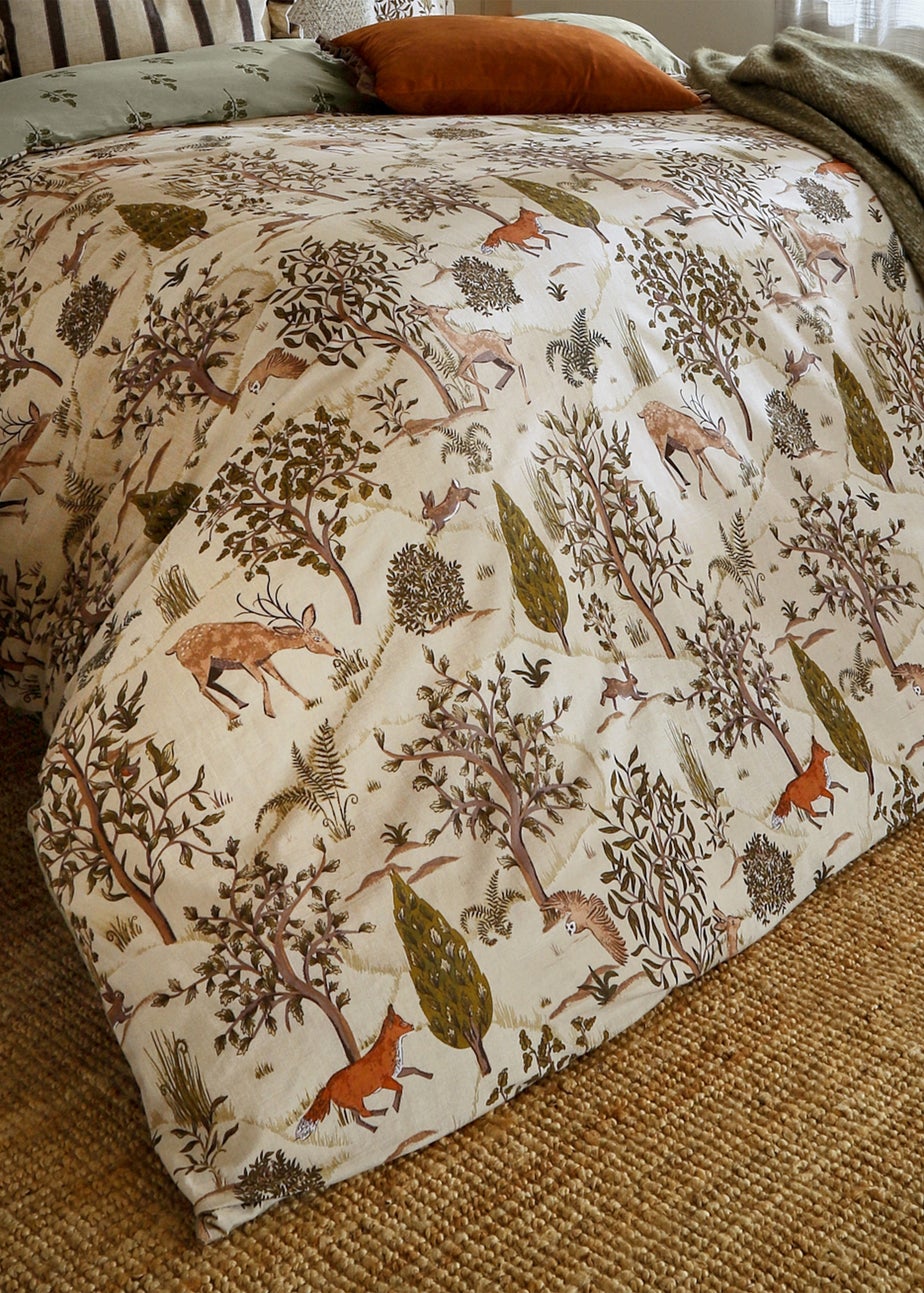 Wylder Fable Printed Reversible Willow Green Duvet Set