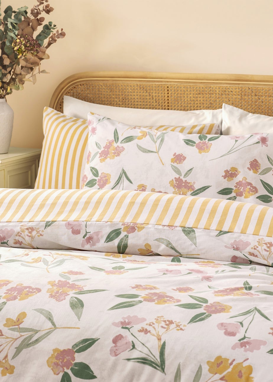 Wylder Nature Betsie Printed Reversible Yellow Duvet Set