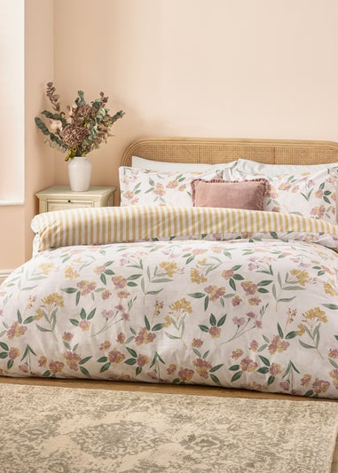 Wylder Nature Betsie Printed Reversible Yellow Duvet Set