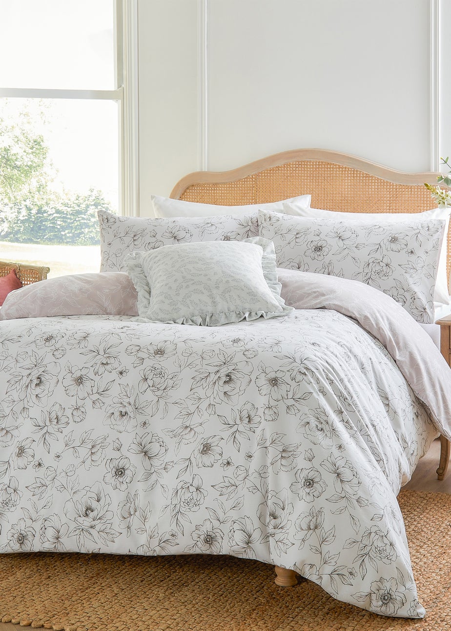 Wylder Nature Bella Reversible Floral Natural Duvet Set
