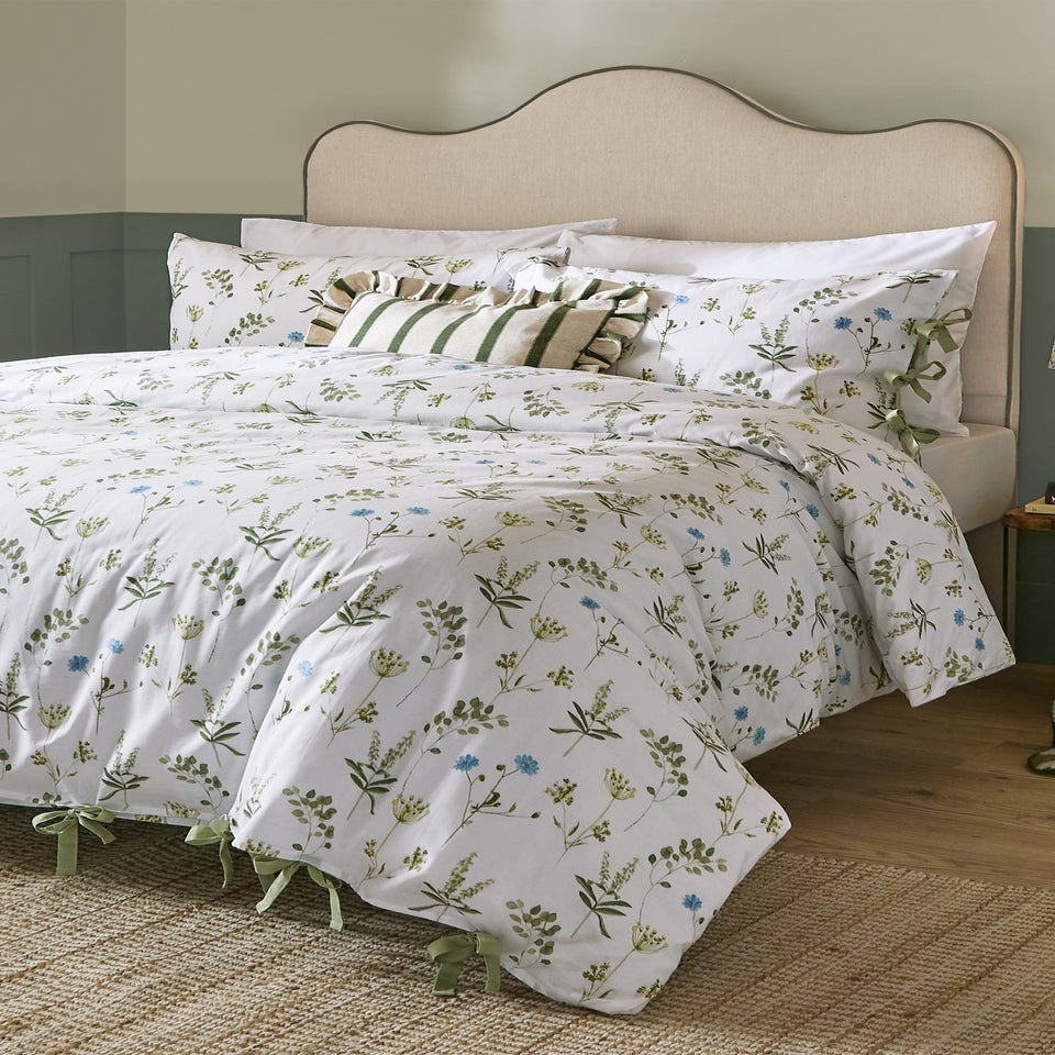 Wylder Nature Meadow 100% Cotton Floral White Duvet Set
