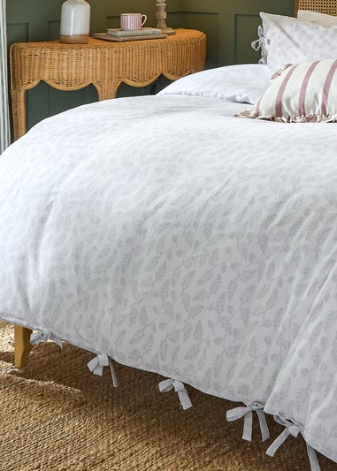 Wylder Nature Chloe Printed Reversible White Duvet Set