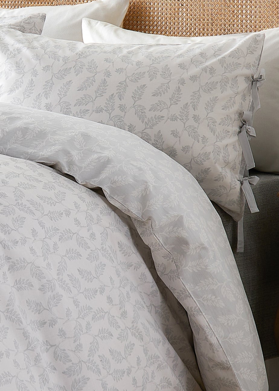 Wylder Nature Chloe Printed Reversible White Duvet Set