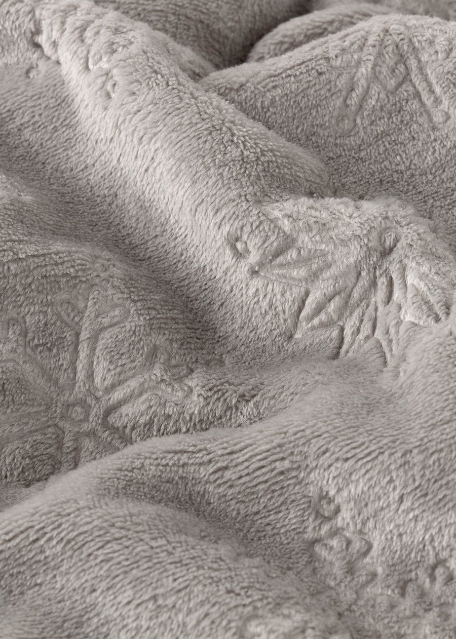 Furn Snowflakes Soft Flannel Fleece Grey Throw