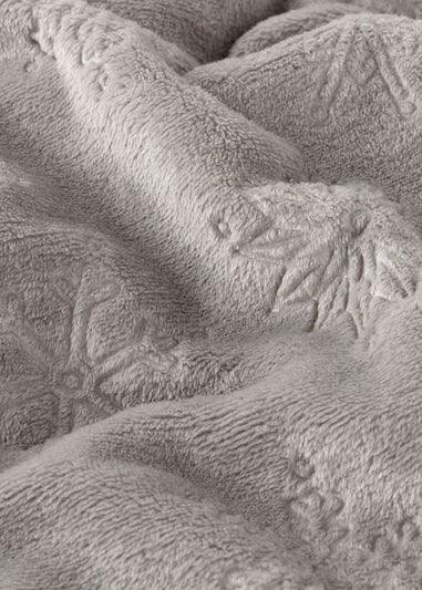 Furn Snowflakes Soft Flannel Fleece Grey Throw