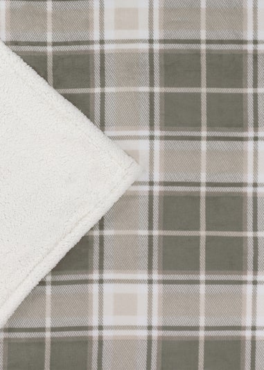 Wylder Nature Braemar Sherpa Tartan Fleece Green/Natural Throw