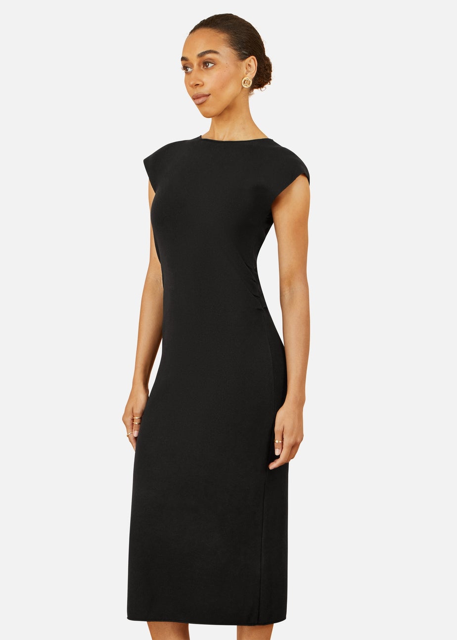 Yumi Knitted Ruched Midi Dress In Black