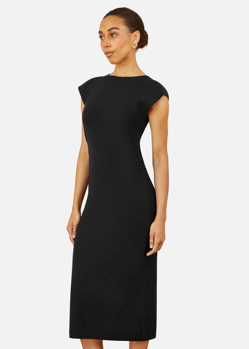 Yumi Knitted Ruched Midi Dress In Black