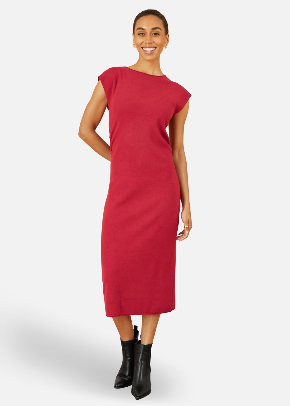 Yumi Knitted Ruched Midi Dress In Burgundy